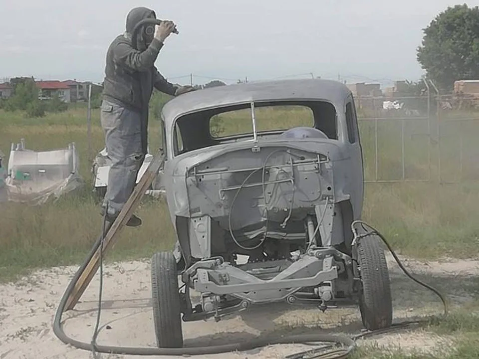 Пясъкоструй на Hudson Six Sedan от 1939 година